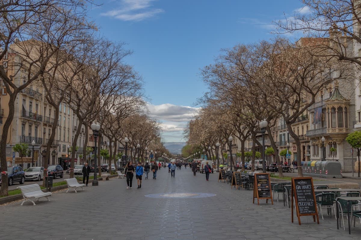 Rambla Nova, la avenida principal de Tarragona donde se ubica la consulta